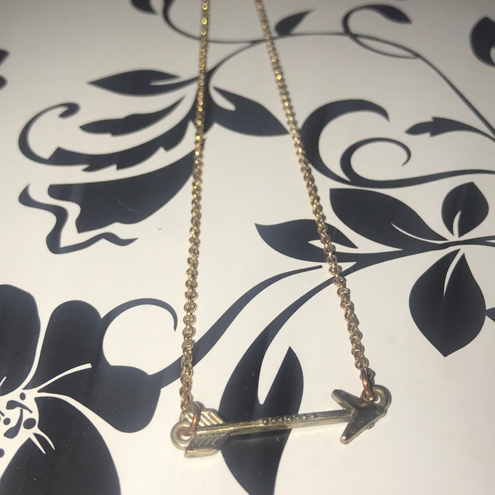 Arrow necklace